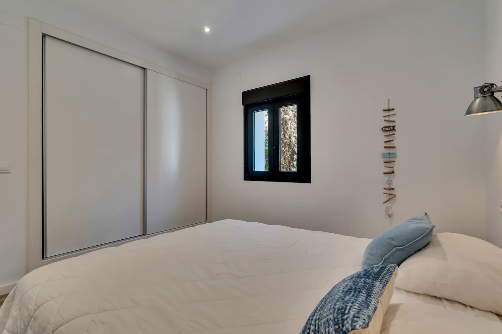 6 slaapkamer Villa te koop in Arenal met zwembad garage - € 1.250.000 (Ref: 9997431)
