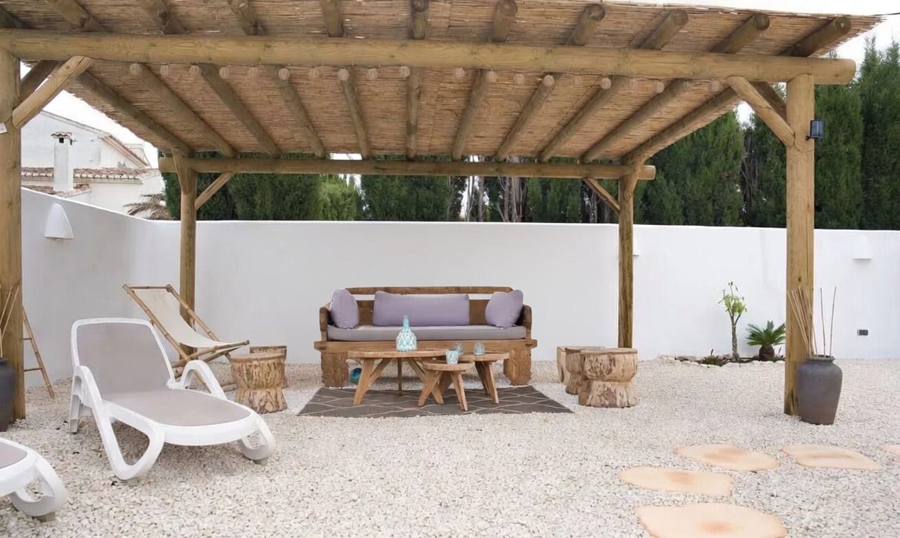 6 slaapkamer Villa te koop in Arenal met zwembad garage - € 1.250.000 (Ref: 9997431)