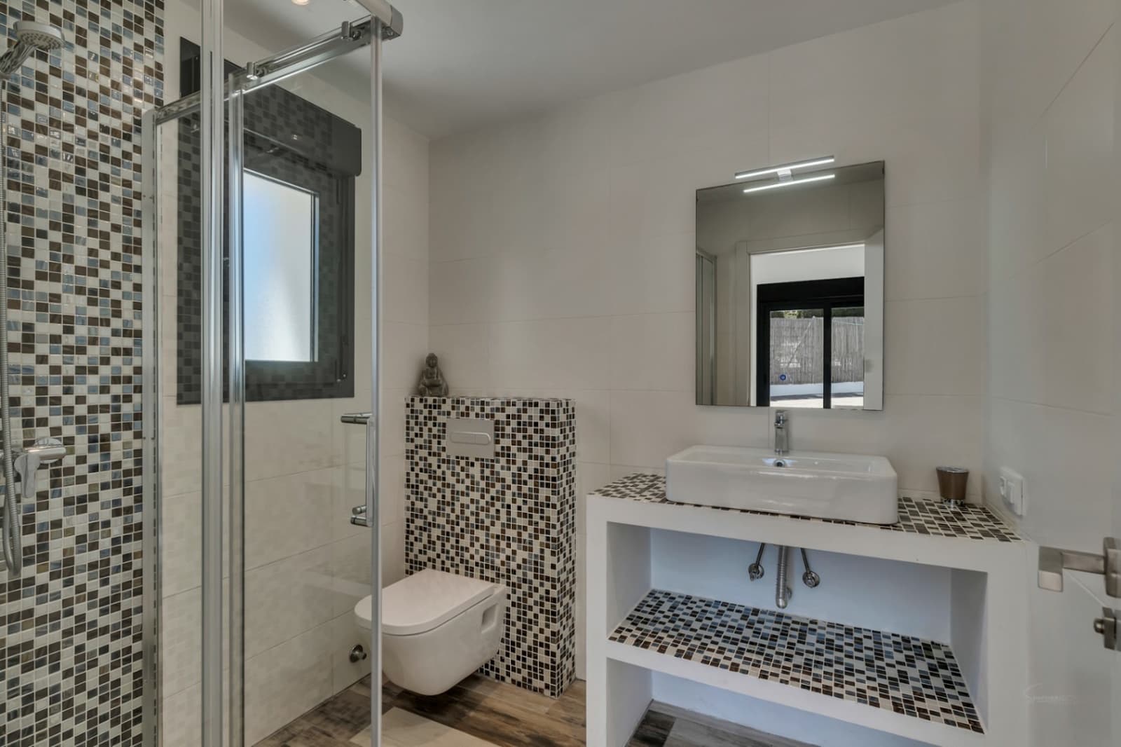 6 slaapkamer Villa te koop in Arenal met zwembad garage - € 1.250.000 (Ref: 9997431)