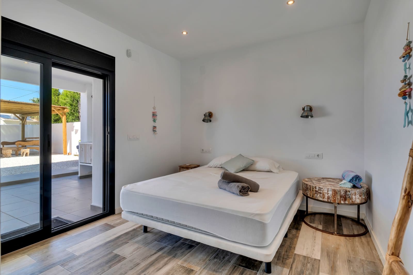 6 slaapkamer Villa te koop in Arenal met zwembad garage - € 1.250.000 (Ref: 9997431)