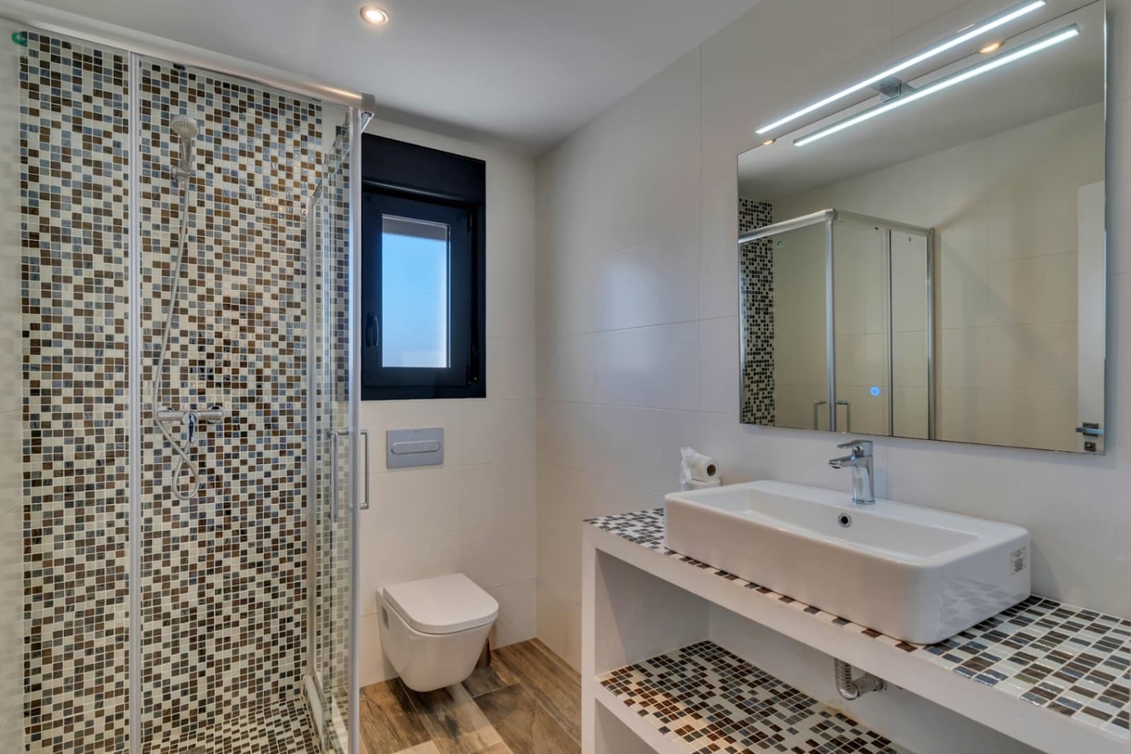 6 slaapkamer Villa te koop in Arenal met zwembad garage - € 1.250.000 (Ref: 9997431)