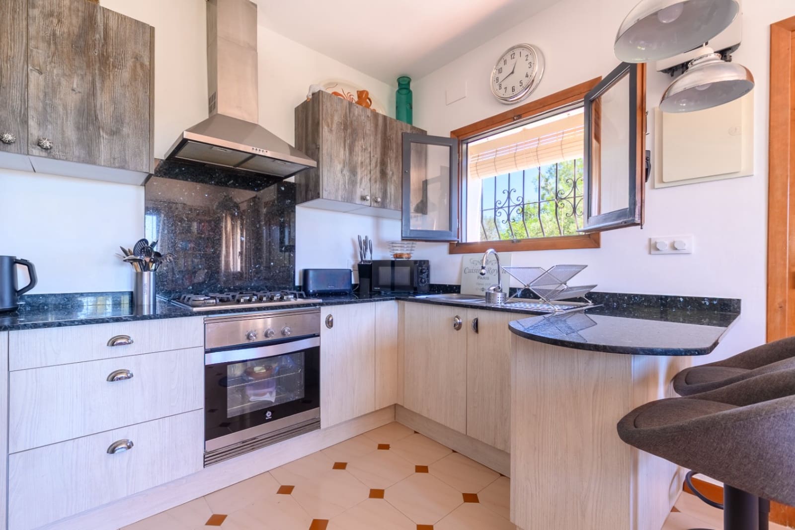 4 bedroom Villa for sale in Senija with garage - € 460,000 (Ref: 9997433)