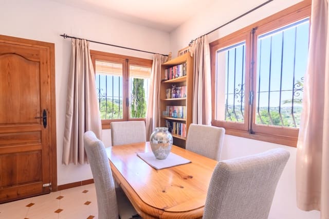 4 bedroom Villa for sale in Senija with garage - € 460,000 (Ref: 9997433)