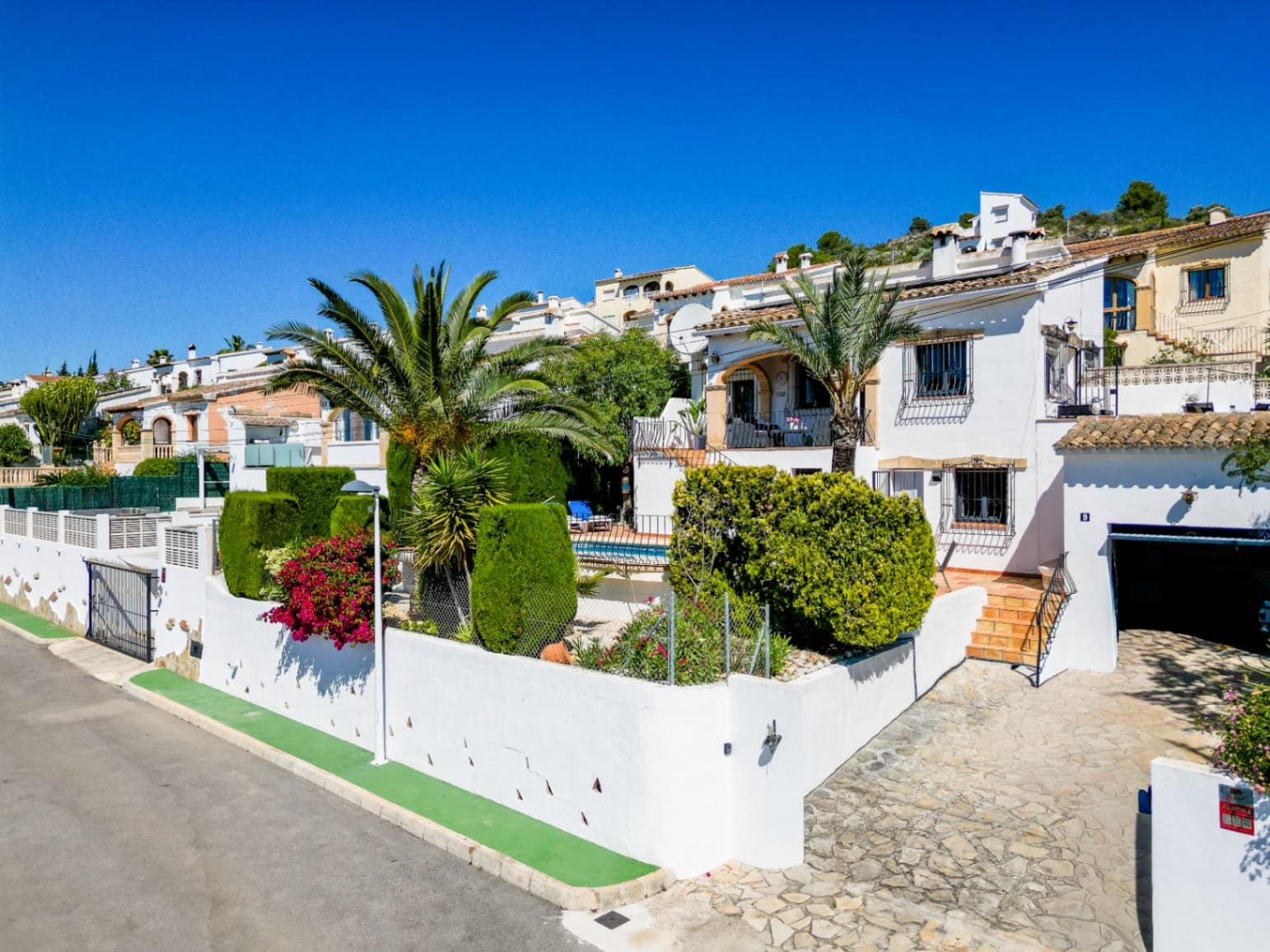 4 bedroom Villa for sale in Senija with garage - € 460,000 (Ref: 9997433)