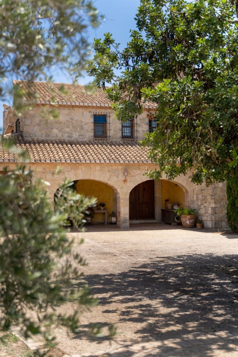 4 slaapkamer Villa te koop in Teulada met zwembad garage - € 4.200.000 (Ref: 9997437)