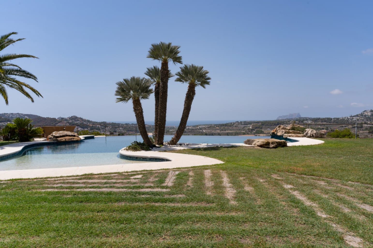 4 slaapkamer Villa te koop in Teulada met zwembad garage - € 4.200.000 (Ref: 9997437)