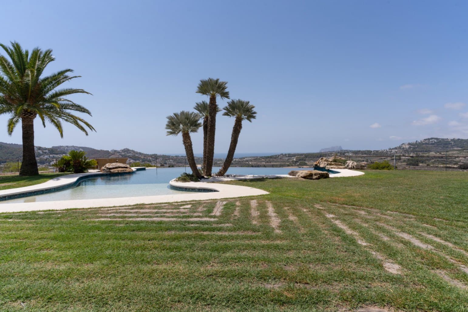 4 slaapkamer Villa te koop in Teulada met zwembad garage - € 4.200.000 (Ref: 9997437)