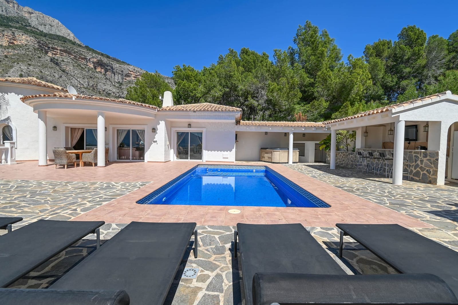 4 soverom Villa til salgs i Altea med svømmebasseng garasje - € 1 295 000 (Ref: 9997443)