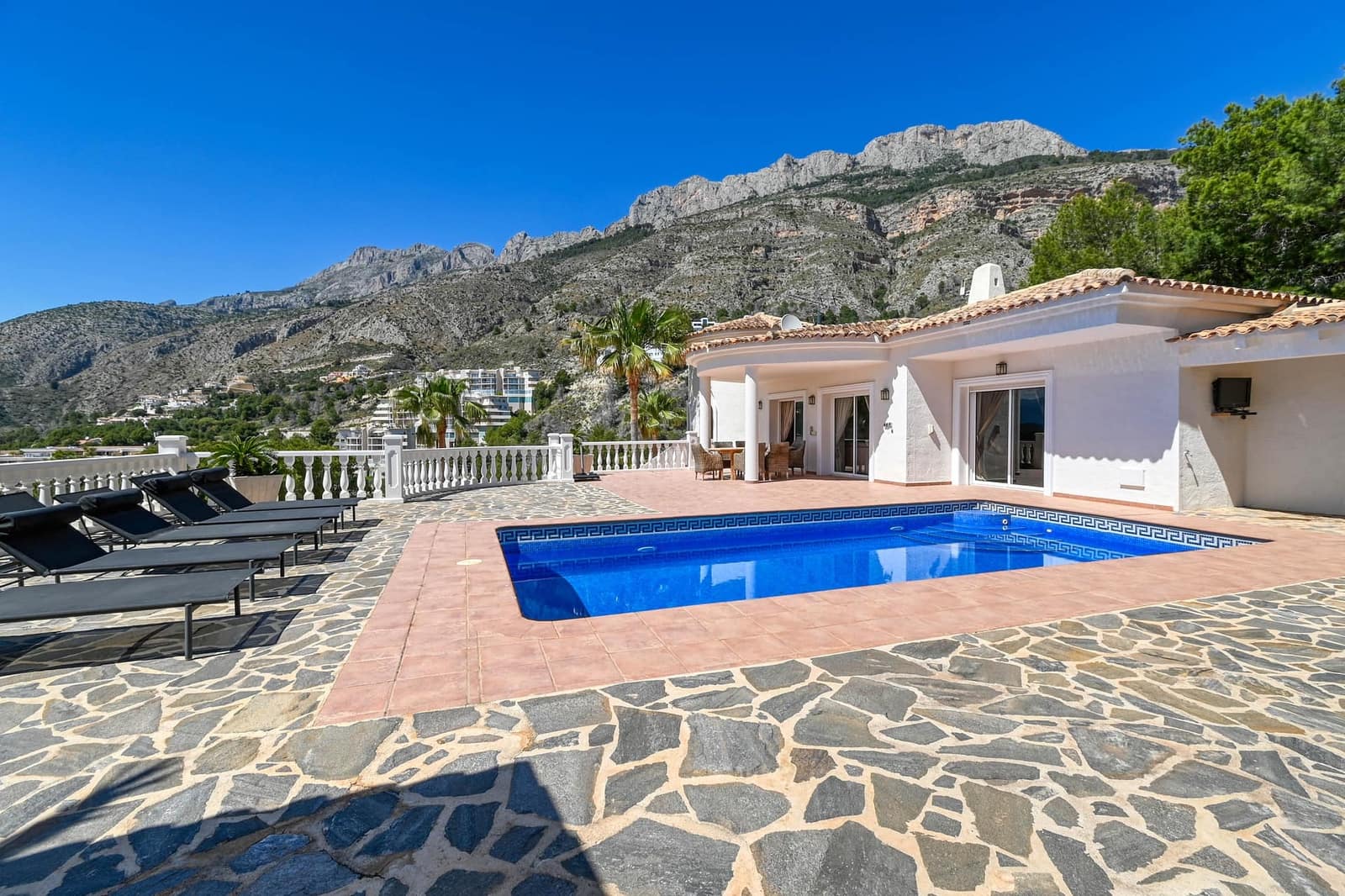 4 soverom Villa til salgs i Altea med svømmebasseng garasje - € 1 295 000 (Ref: 9997443)