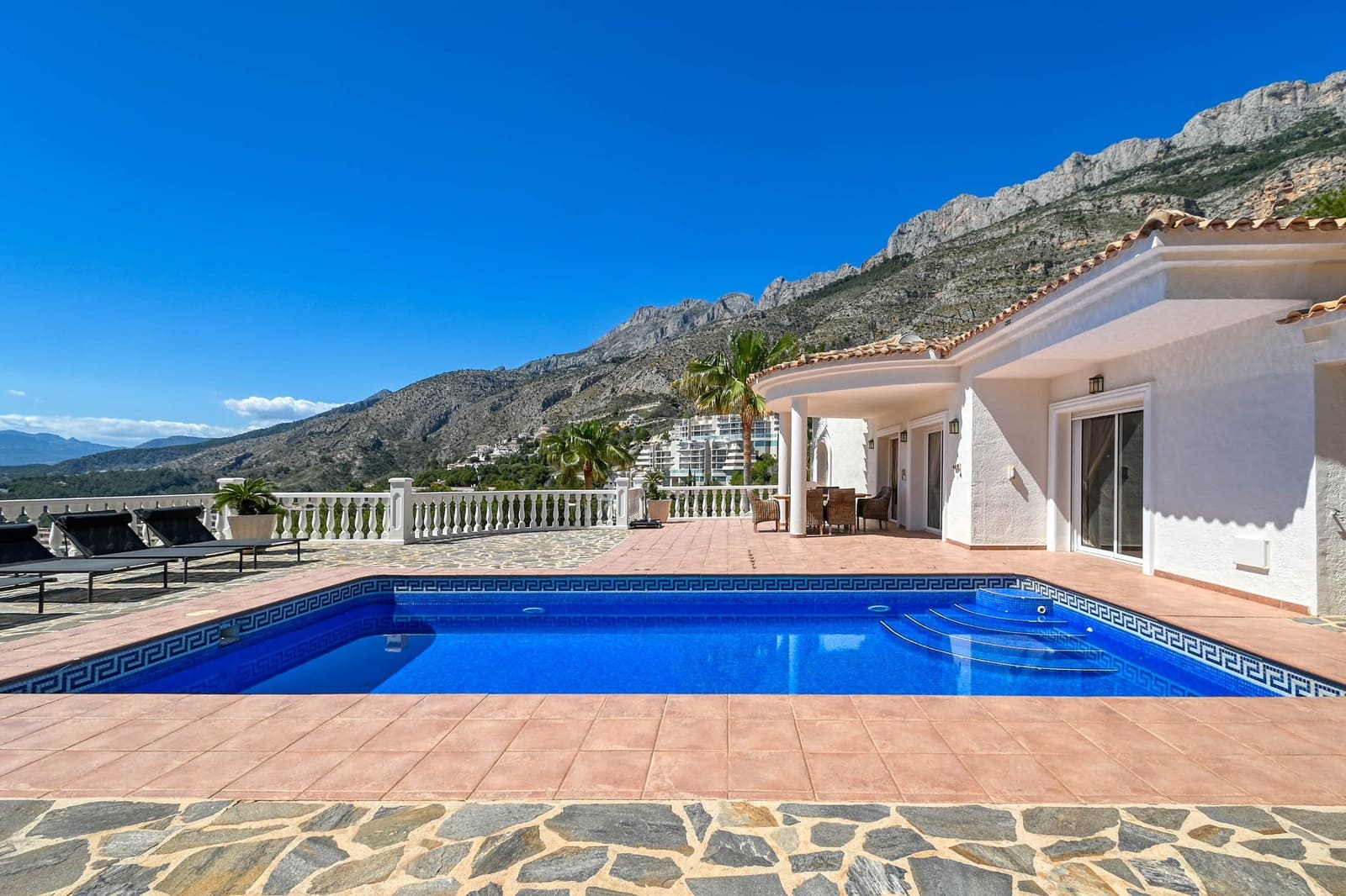 4 soverom Villa til salgs i Altea med svømmebasseng garasje - € 1 295 000 (Ref: 9997443)