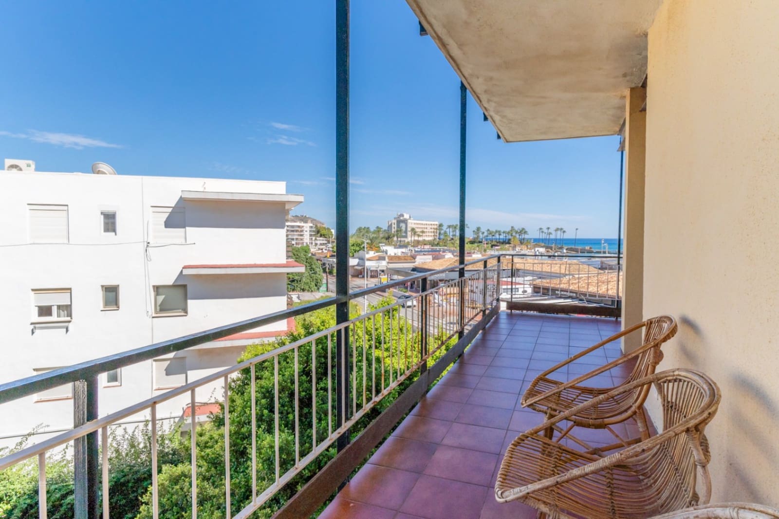 4 slaapkamer Appartement te koop in Arenal met zwembad garage - € 530.000 (Ref: 9997448)