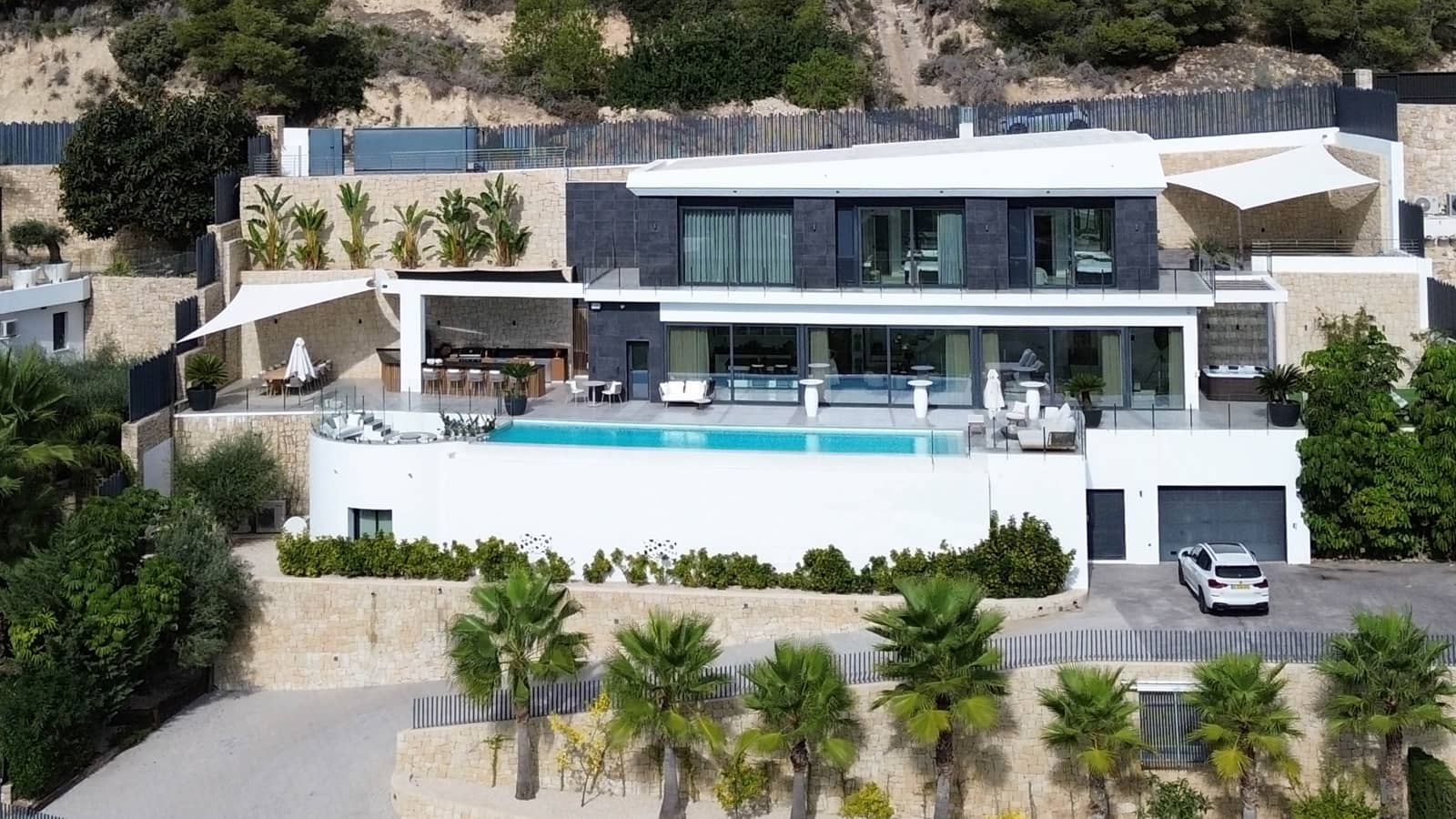 5 bedroom Villa for sale in Benissa with pool garage - € 2,990,000 (Ref: 9997452)