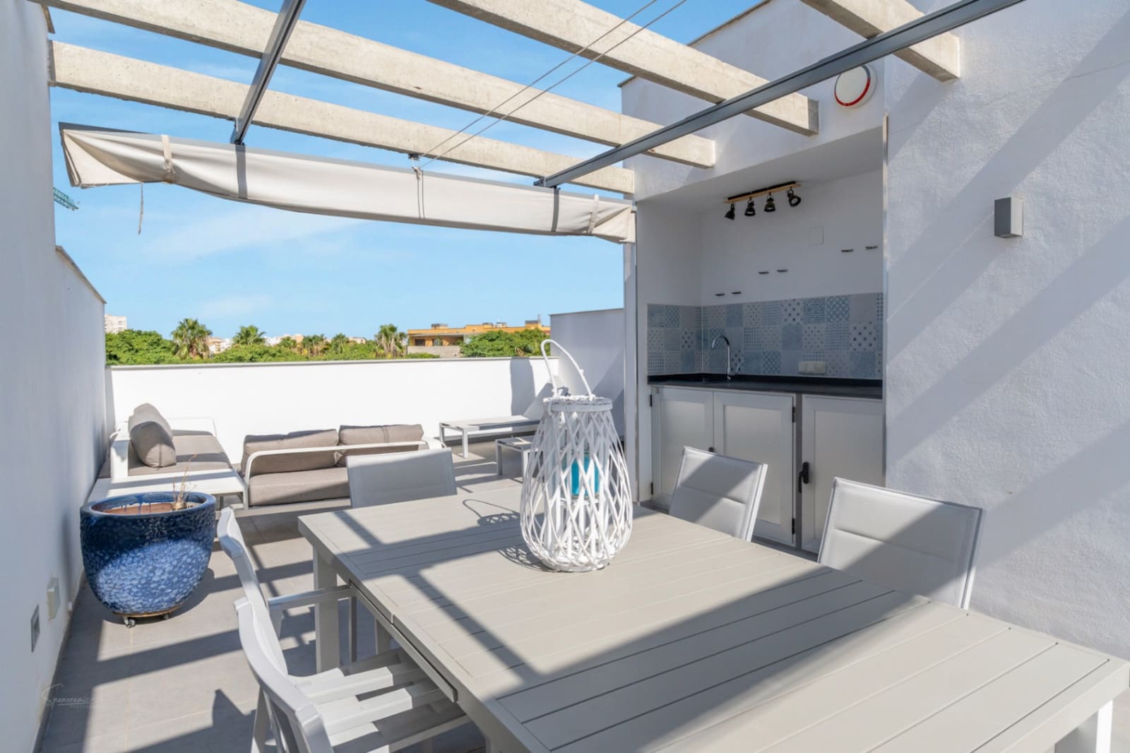 3 bedroom Apartment for sale in Arenal with pool garage - € 595,000 (Ref: 9997456)
