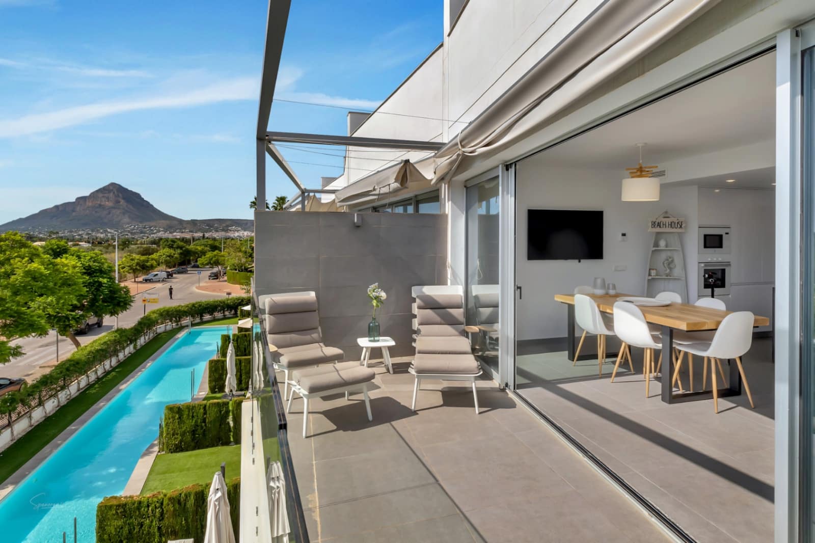3 bedroom Apartment for sale in Arenal with pool garage - € 595,000 (Ref: 9997456)