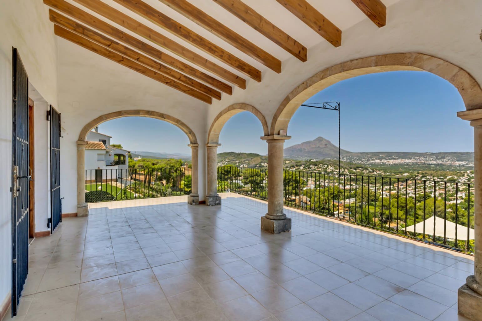 4 soveværelse Villa til salg i Javea / Xabia med swimmingpool garage - € 1.250.000 (Ref: 9997458)