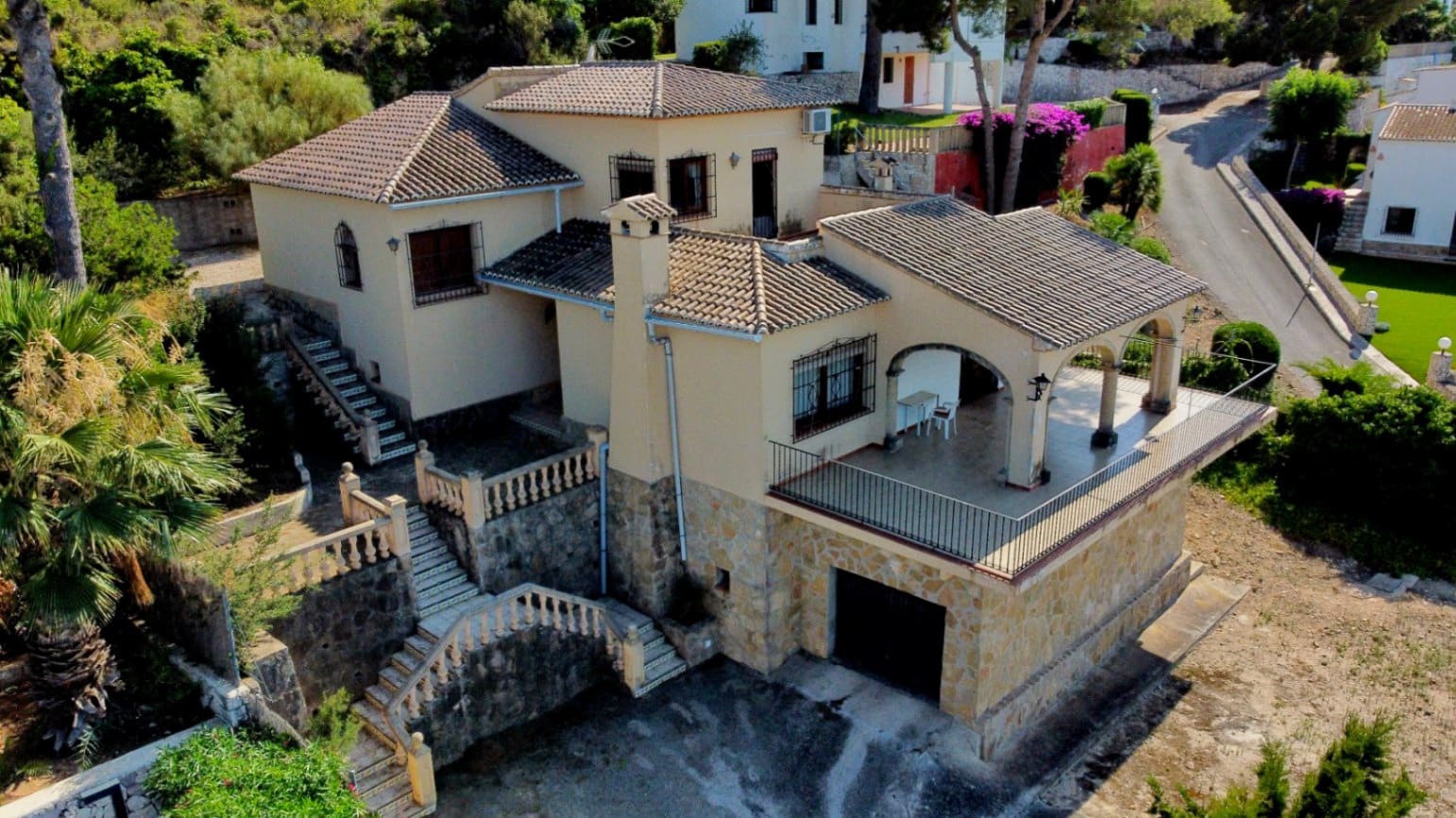 4 soveværelse Villa til salg i Javea / Xabia med swimmingpool garage - € 1.250.000 (Ref: 9997458)