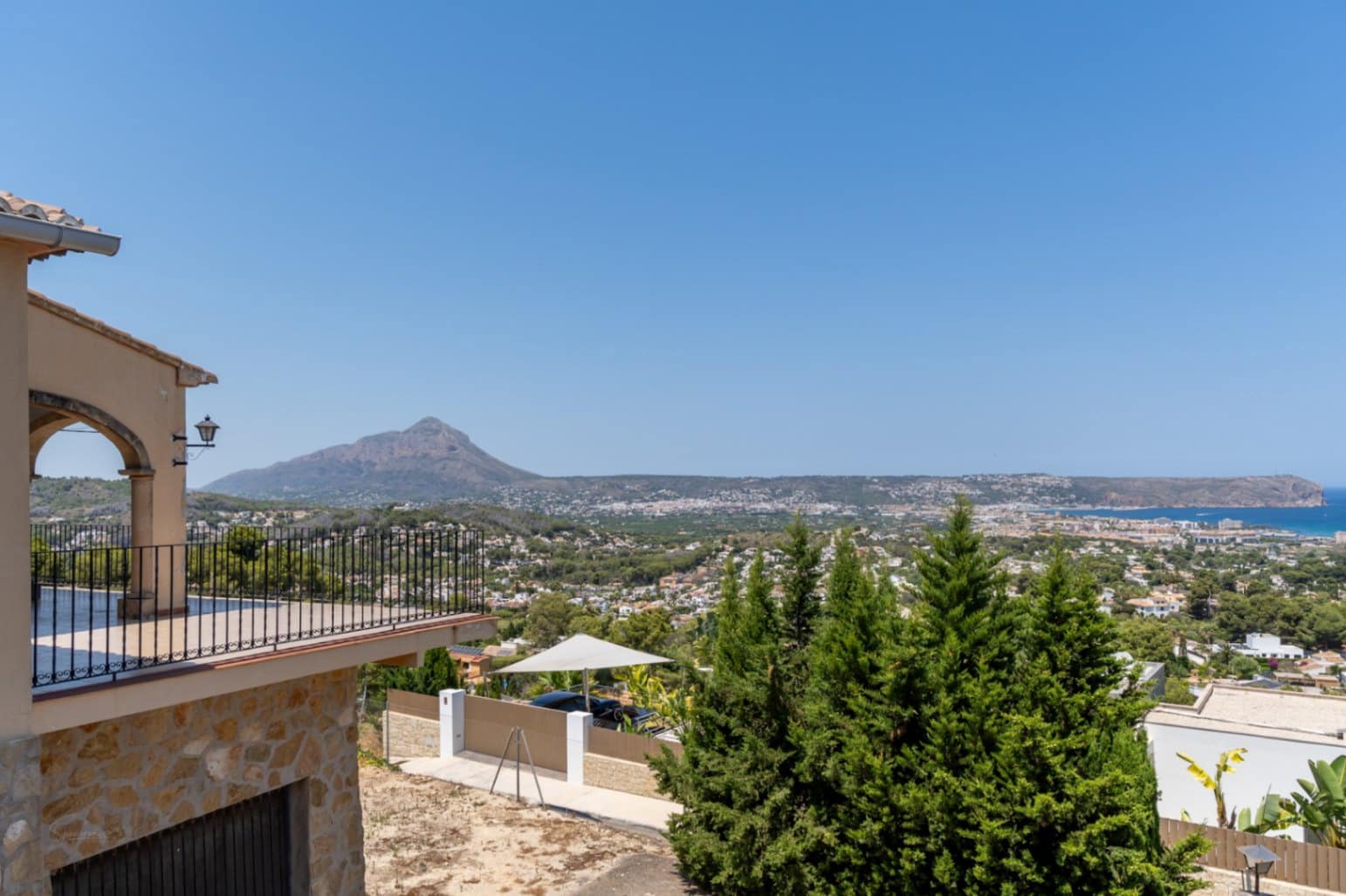 4 soveværelse Villa til salg i Javea / Xabia med swimmingpool garage - € 1.250.000 (Ref: 9997458)