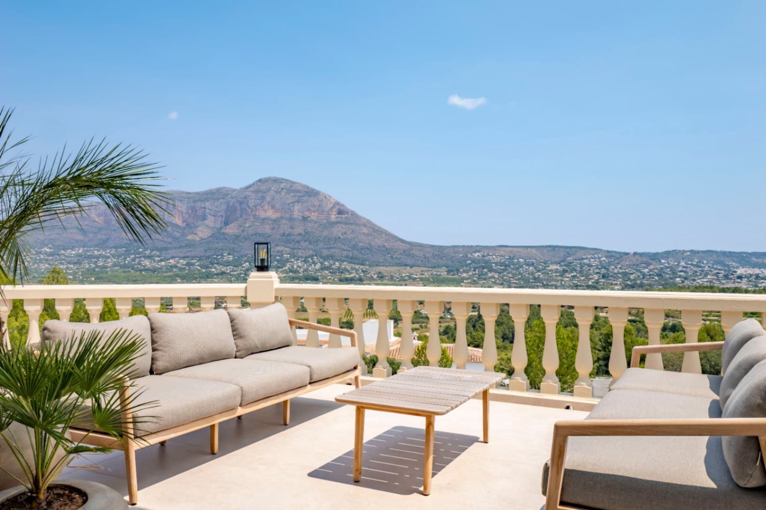 8 sypialnia Willa na sprzedaż w Javea / Xabia z basenem garażem - 3 950 000 € (Ref: 9997463)