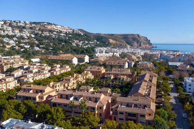 3 bedroom Apartment for sale in Puerto, Javea / Xàbia with pool - € 624,000 (Ref: 9997464)