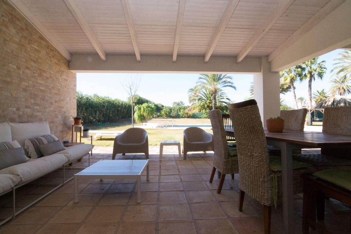 4 bedroom Villa for sale in Denia with pool garage - € 895,000 (Ref: 9997468)