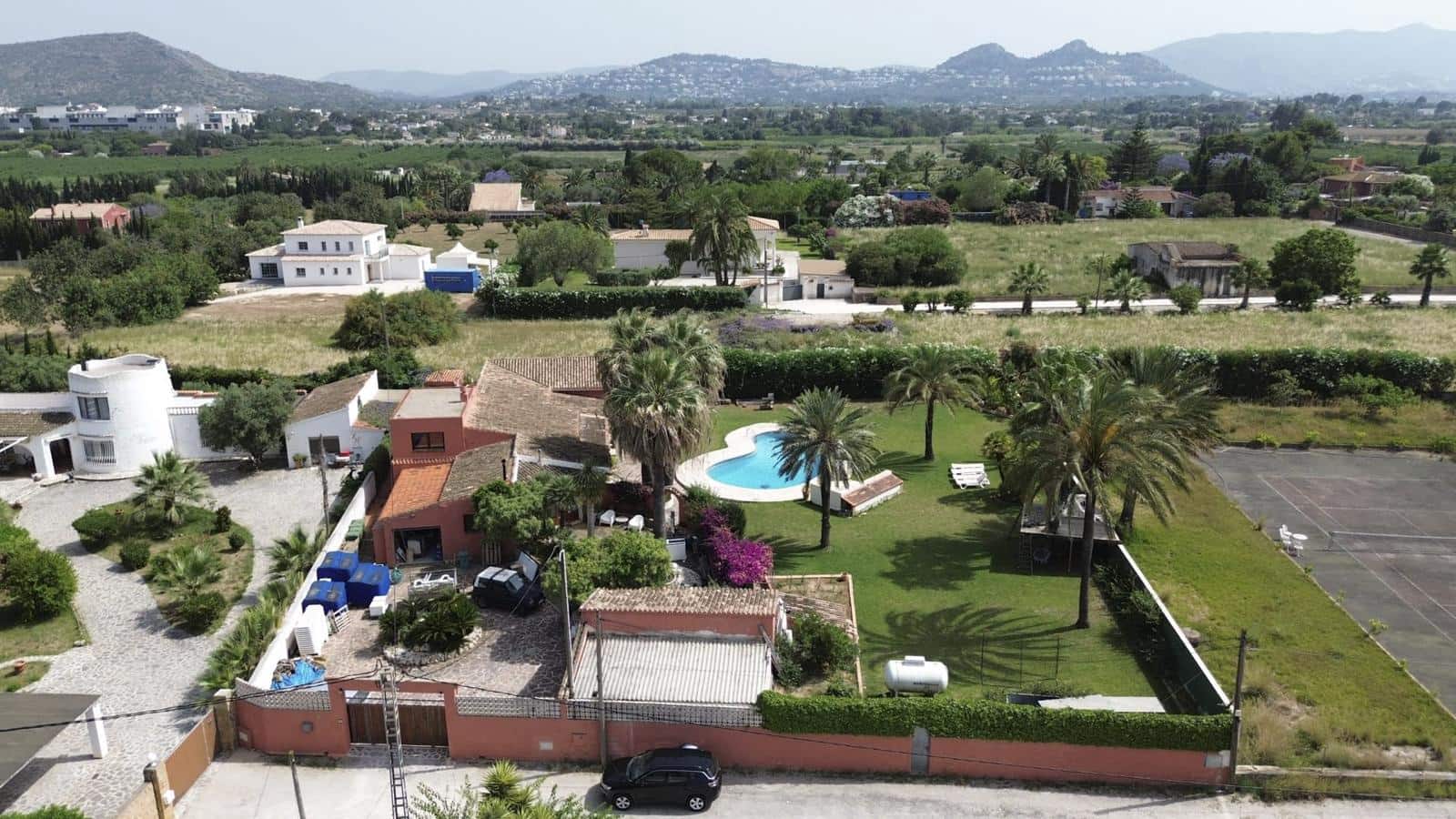 4 bedroom Villa for sale in Denia with pool garage - € 895,000 (Ref: 9997468)