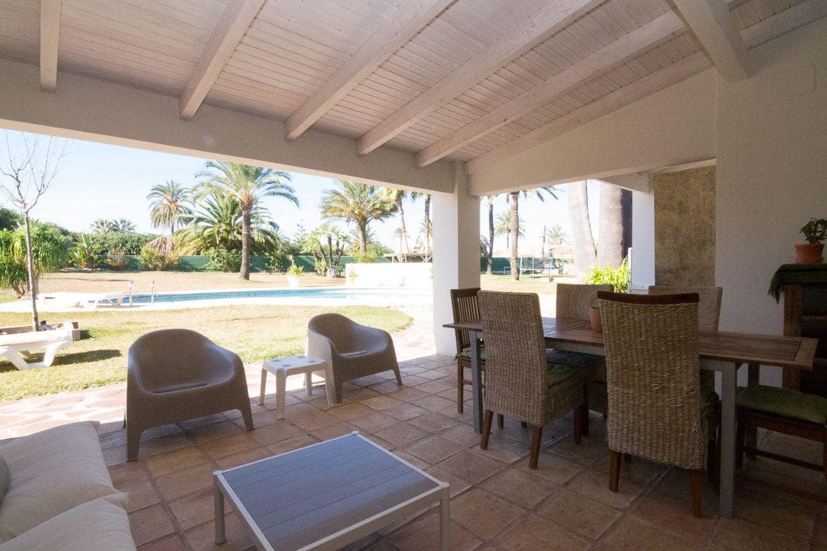 4 bedroom Villa for sale in Denia with pool garage - € 895,000 (Ref: 9997468)