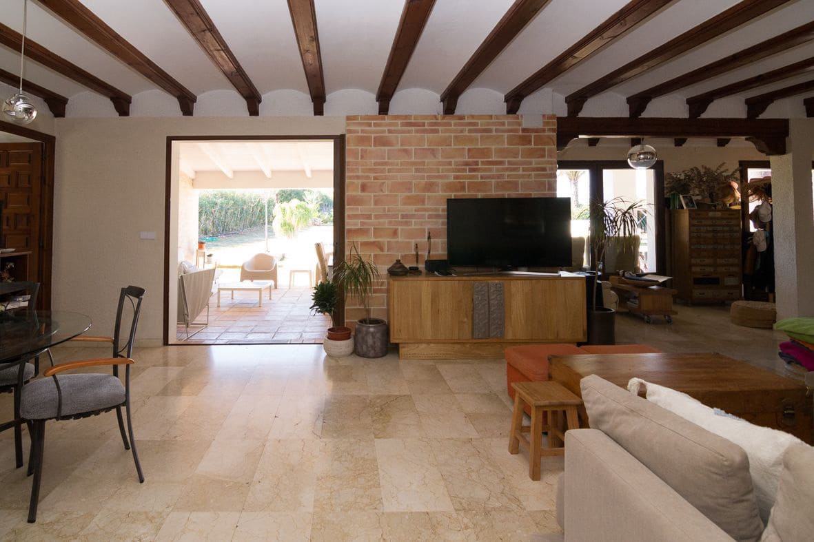 4 bedroom Villa for sale in Denia with pool garage - € 895,000 (Ref: 9997468)