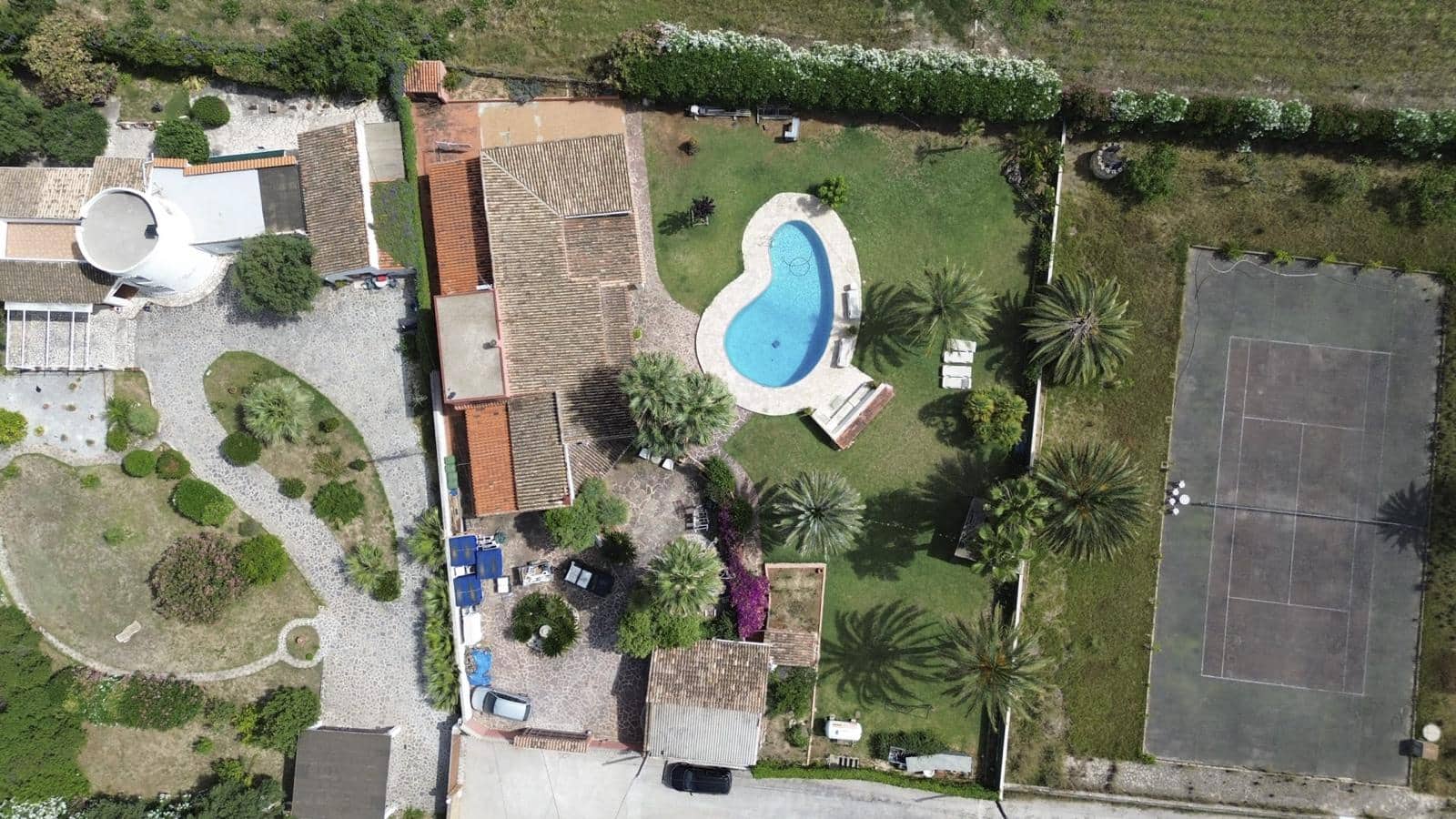 4 bedroom Villa for sale in Denia with pool garage - € 895,000 (Ref: 9997468)