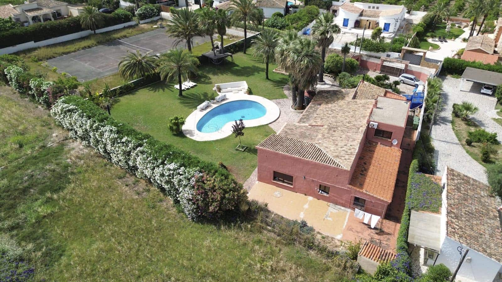 4 bedroom Villa for sale in Denia with pool garage - € 895,000 (Ref: 9997468)