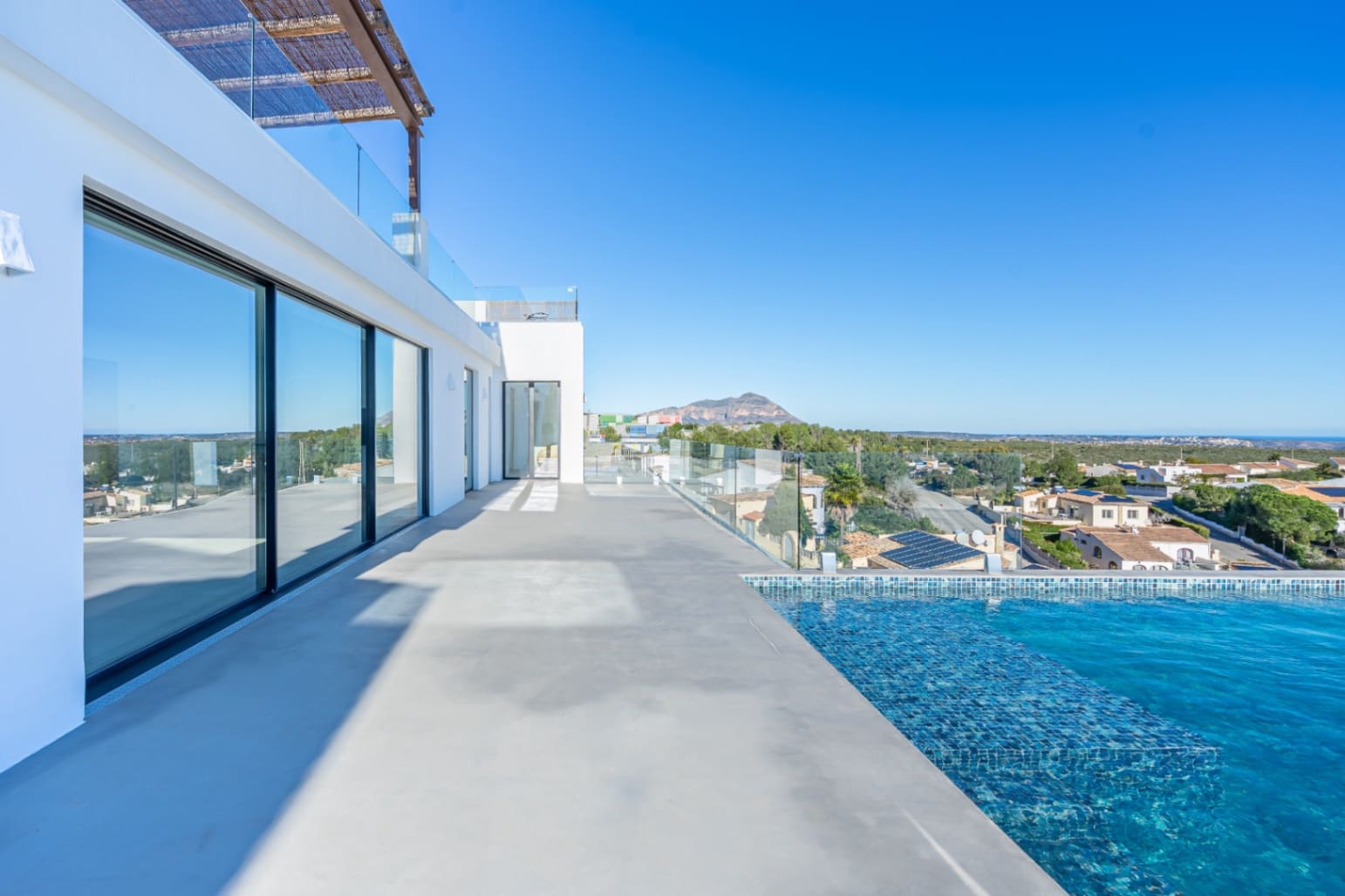 4 soveværelse Villa til salg i Cumbre del Sol med swimmingpool garage - € 1.950.000 (Ref: 9997473)