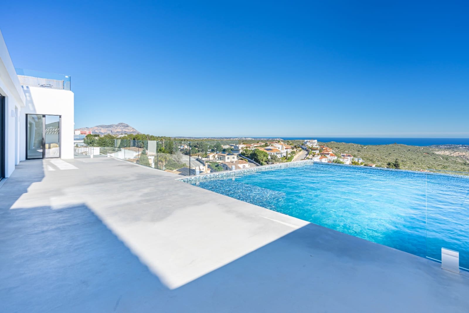 4 soveværelse Villa til salg i Cumbre del Sol med swimmingpool garage - € 1.950.000 (Ref: 9997473)