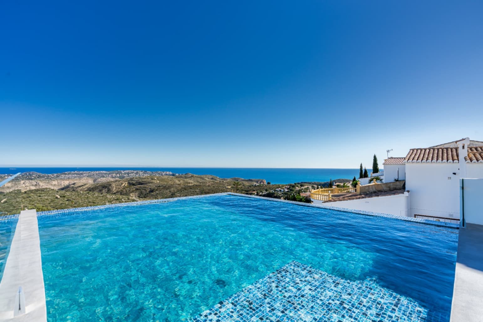 4 soveværelse Villa til salg i Cumbre del Sol med swimmingpool garage - € 1.950.000 (Ref: 9997473)