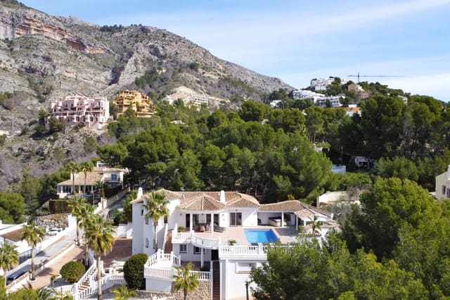 4 soverom Villa til salgs i Alhama Springs, Altea med svømmebasseng garasje - € 1 295 000 (Ref: 9997479)
