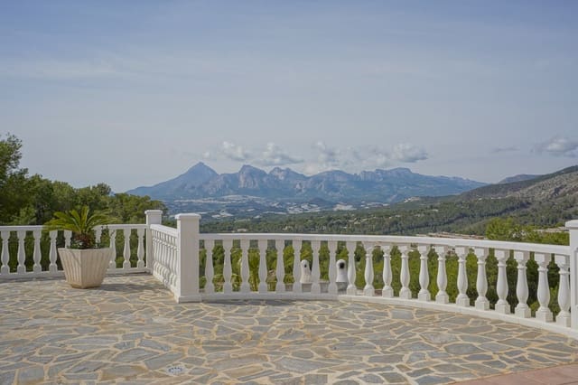 4 soverom Villa til salgs i Alhama Springs, Altea med svømmebasseng garasje - € 1 295 000 (Ref: 9997479)