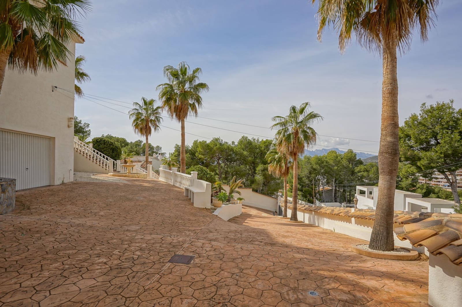 4 soverom Villa til salgs i Alhama Springs med svømmebasseng garasje - € 1 295 000 (Ref: 9997479)