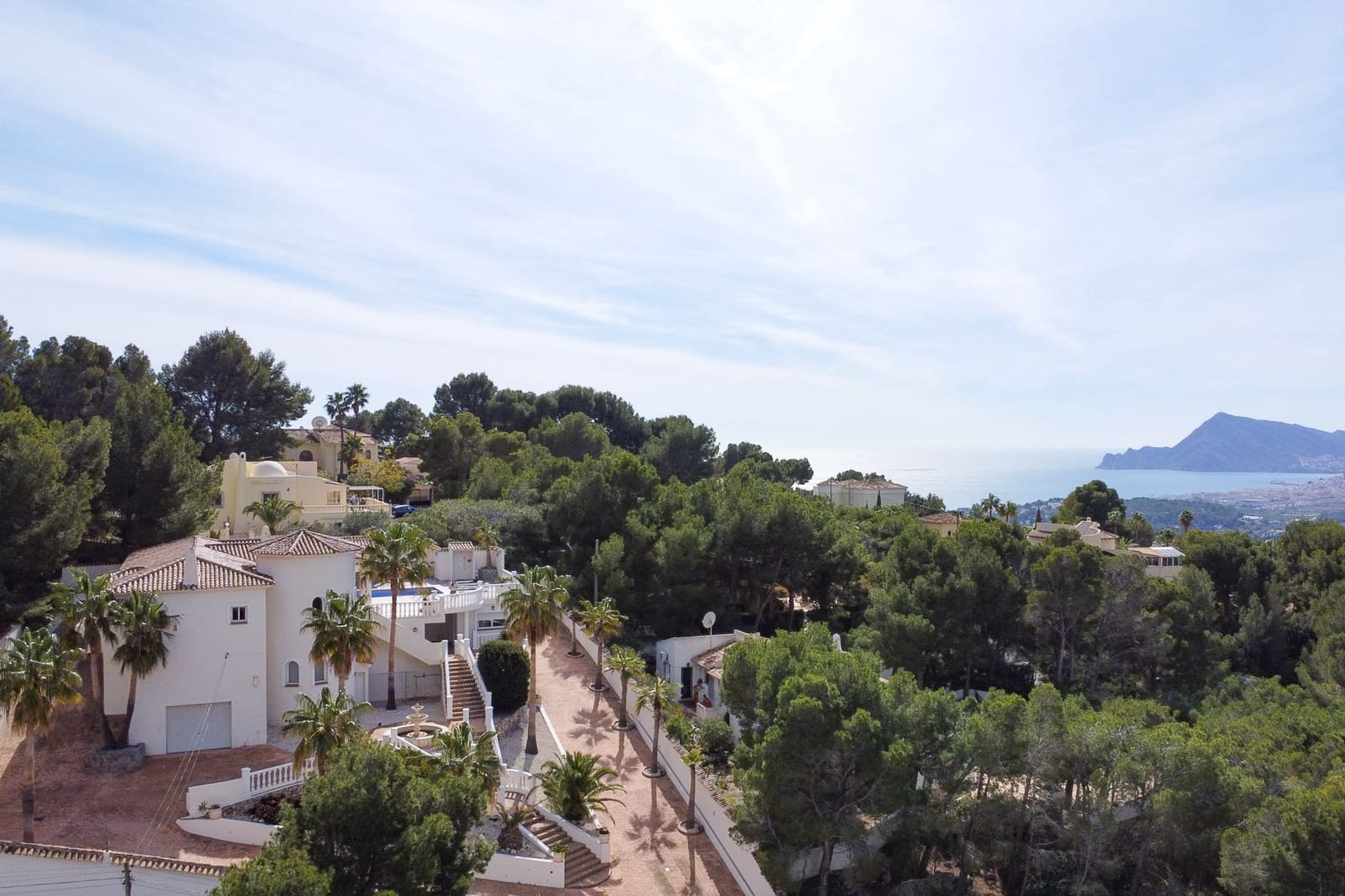 4 soverom Villa til salgs i Alhama Springs med svømmebasseng garasje - € 1 295 000 (Ref: 9997479)