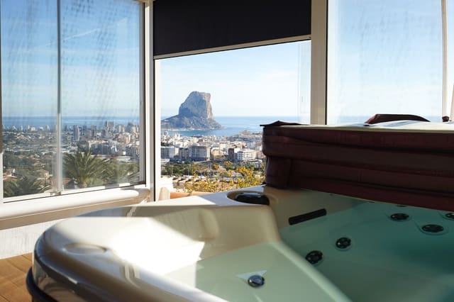 3 bedroom Villa for sale in Calpe / Calp with pool garage - € 1,100,000 (Ref: 9997483)