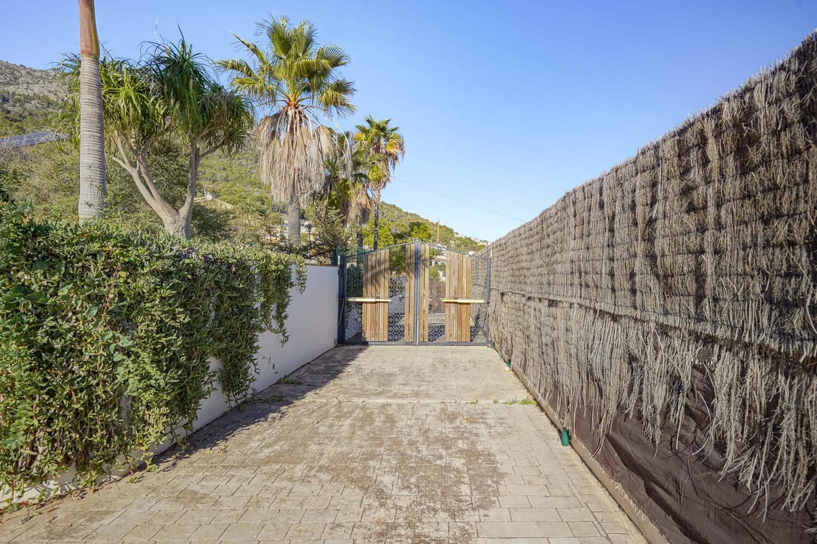 3 bedroom Villa for sale in Calpe / Calp with pool garage - € 1,100,000 (Ref: 9997483)