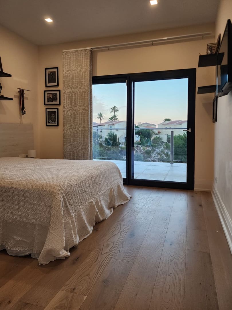 Chalet de 4 habitaciones en Cumbre del Sol en venta con piscina garaje - 950.000 € (Ref: 9997496)