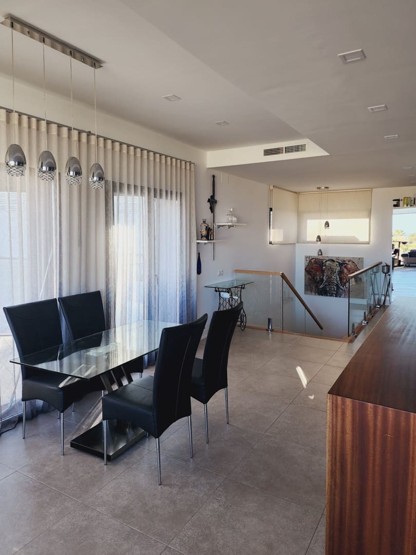 Chalet de 4 habitaciones en Cumbre del Sol en venta con piscina garaje - 950.000 € (Ref: 9997496)