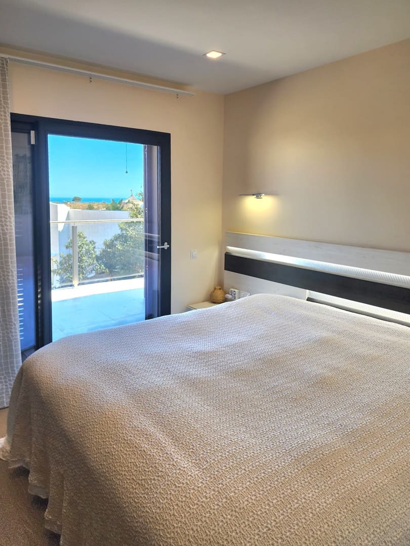 Chalet de 4 habitaciones en Cumbre del Sol en venta con piscina garaje - 950.000 € (Ref: 9997496)