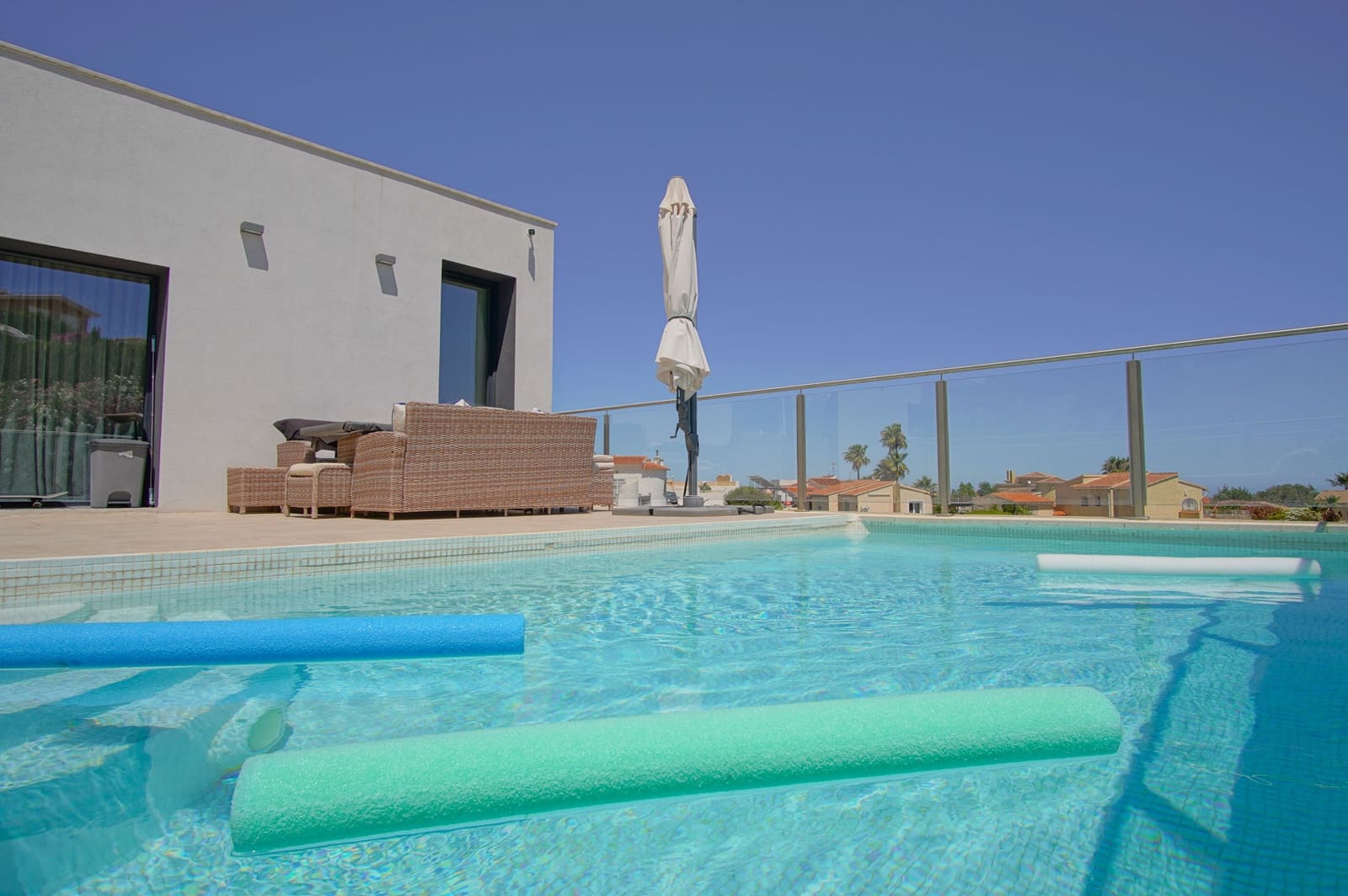 Chalet de 4 habitaciones en Cumbre del Sol en venta con piscina garaje - 950.000 € (Ref: 9997496)