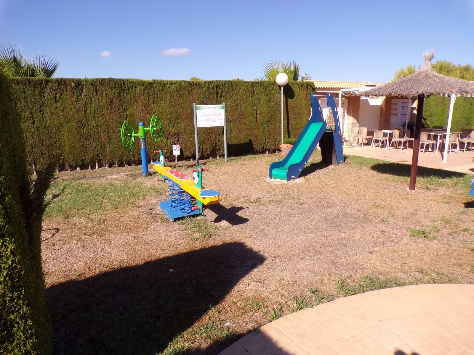 Chalet de 2 habitaciones en Orihuela Costa en venta con piscina garaje - 235.000 € (Ref: 10095457)
