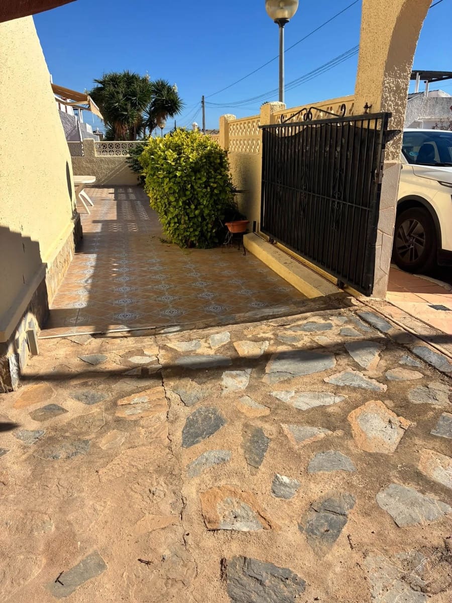 2 makuuhuone Huvila myytävänä paikassa San Miguel de Salinas mukana uima-altaan 
autotalli - 295 000 € (Ref: 10155917)