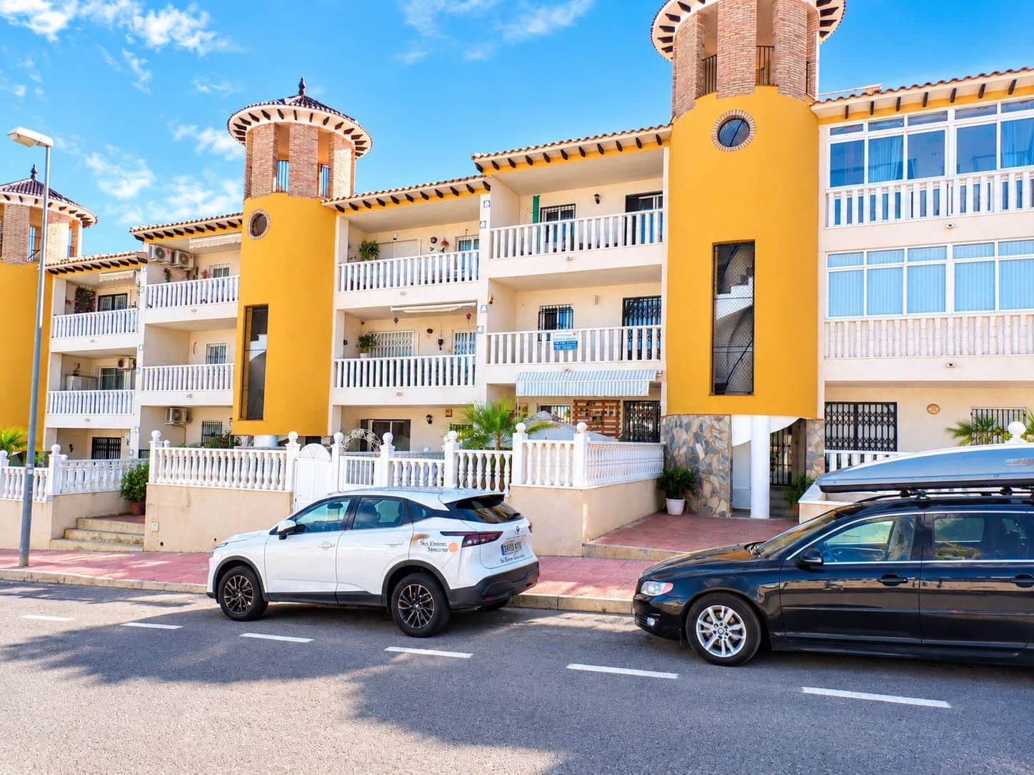 2 soveværelse Lejlighed til salg i Villamartin med swimmingpool - € 129.995 (Ref: 10177581)
