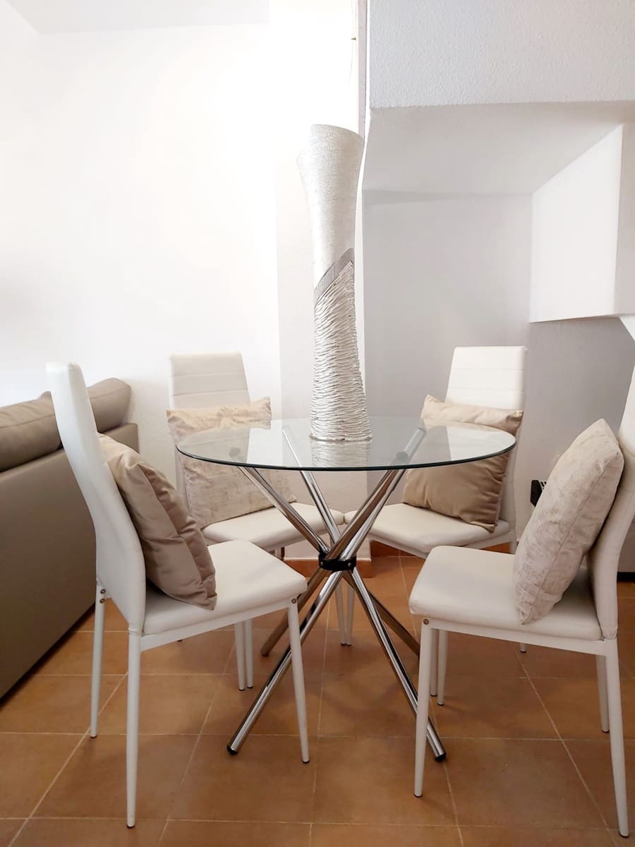 Casa de 3 habitaciones en Villamartin en venta con piscina - 175.000 € (Ref: 9072193)