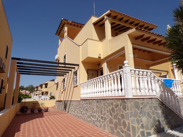 Chalet de 3 habitaciones en Villamartín - Las Filipinas, Orihuela en venta con piscina garaje - 269.995 € (Ref: 9086410)