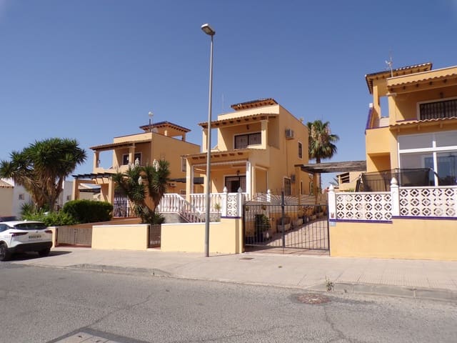 Chalet de 3 habitaciones en Villamartín - Las Filipinas, Orihuela en venta con piscina garaje - 269.995 € (Ref: 9086410)