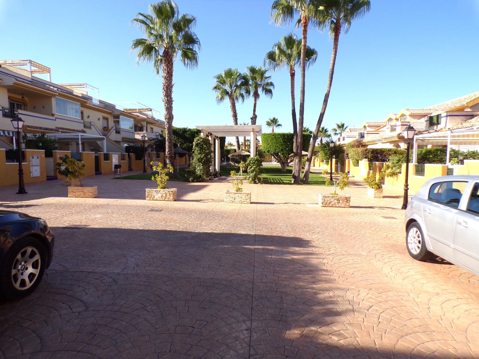 Chalet de 3 habitaciones en Orihuela Costa en venta con piscina garaje - 359.995 € (Ref: 9273186)