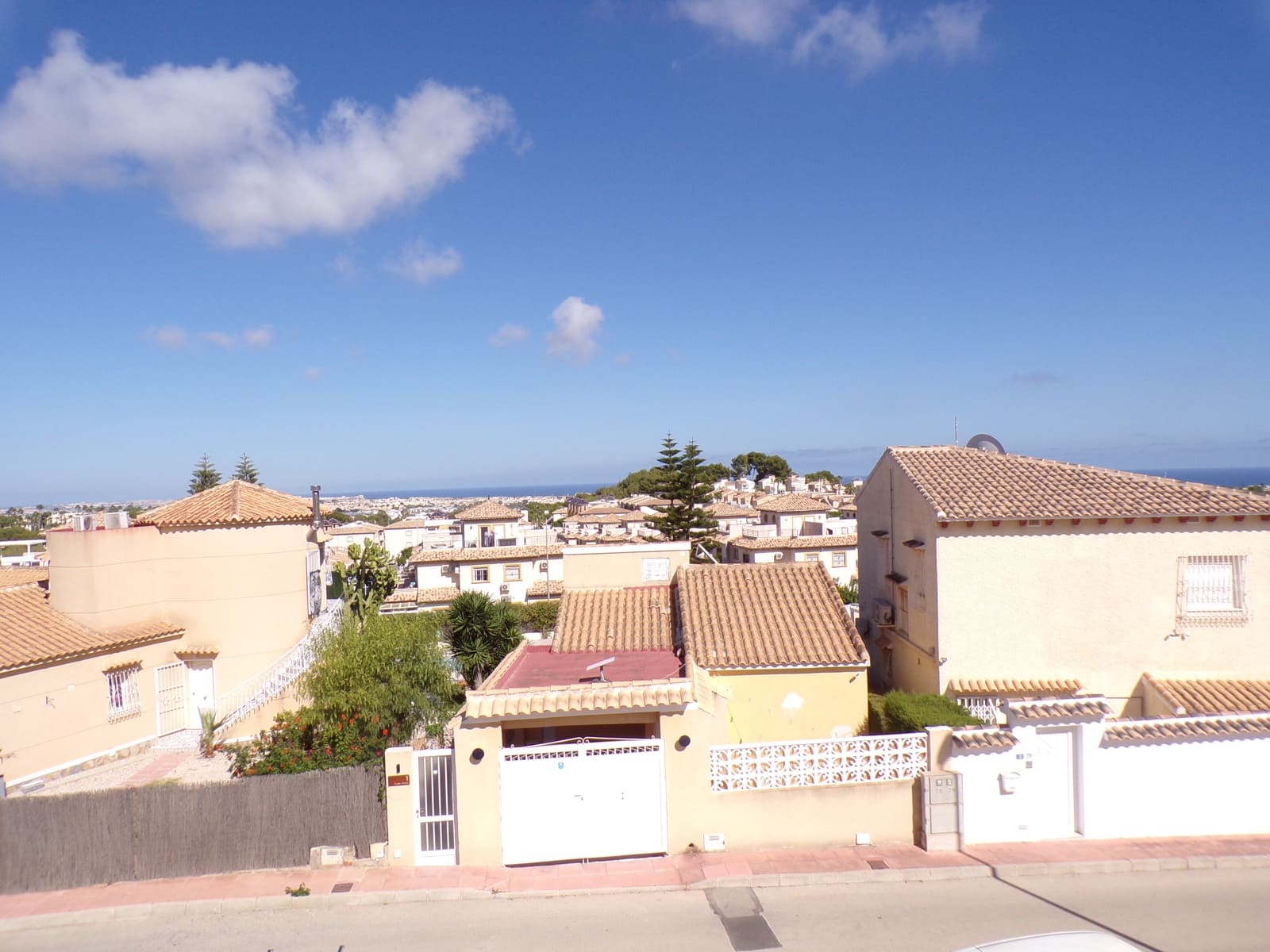 3 chambre Villa/Maison à vendre à Villamartin avec piscine garage - 399 000 € (Ref: 9274065)